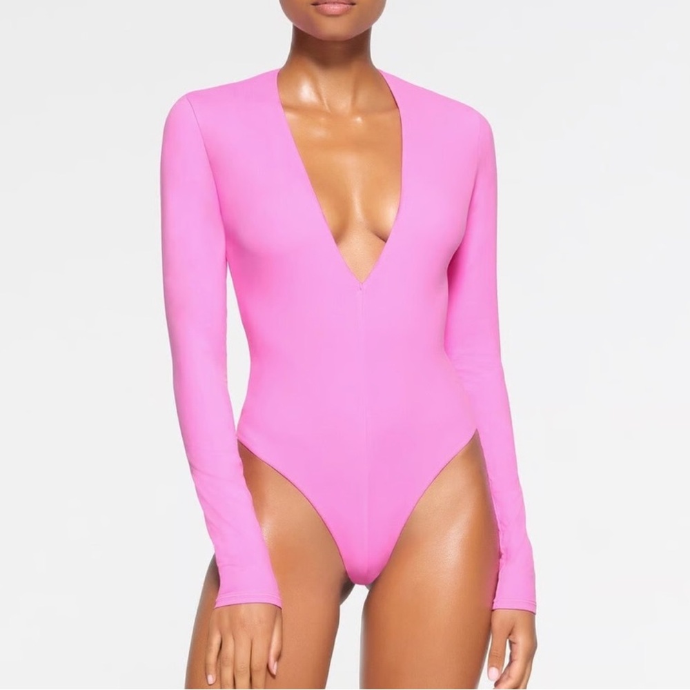 SKIMS Hot Pink Deep Plunge Sleeve Top